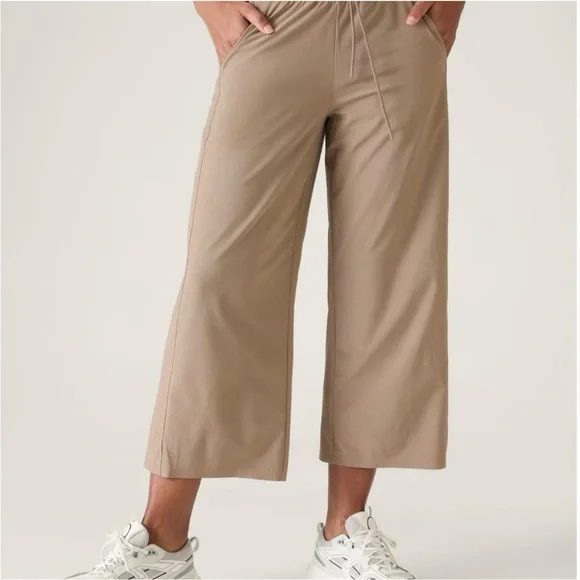 ATHLETA Avenue Wide Leg Crop Womens Size 10 Pyrite Color - Picture 2 of 7